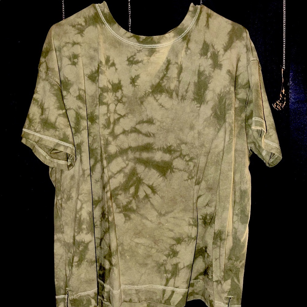 Olive green relaxed fit t-shirt. Size Large. Brand new!